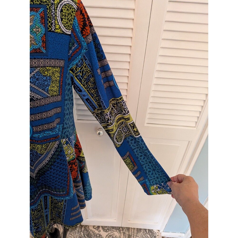 Attitudes by Renee Top Women MP Aztec Blue Orange Abstract Art LiquidKnit Blouse - Picture 5 of 10